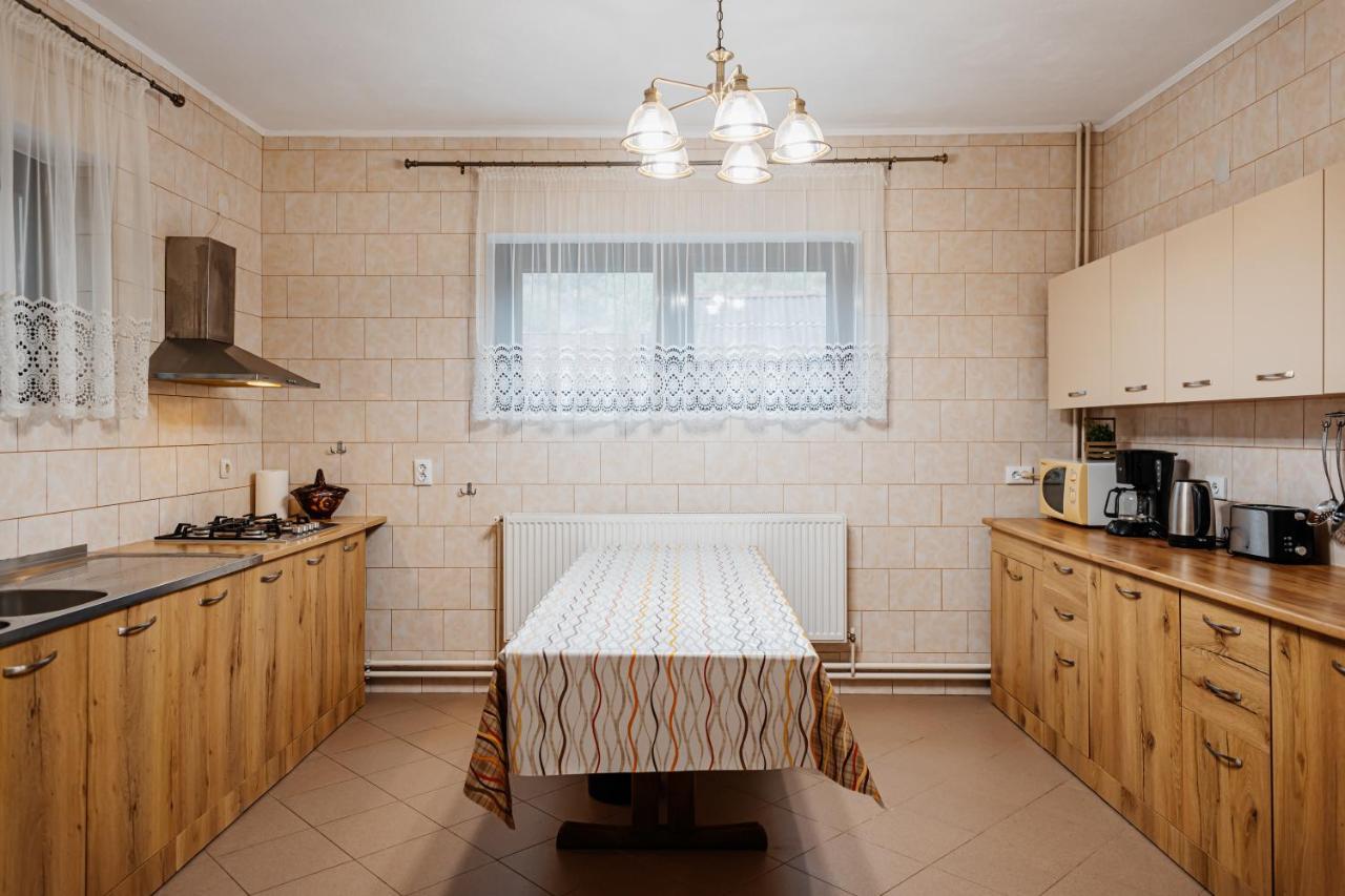 ホテルCasa Ardeleana Lotrioara エクステリア 写真
